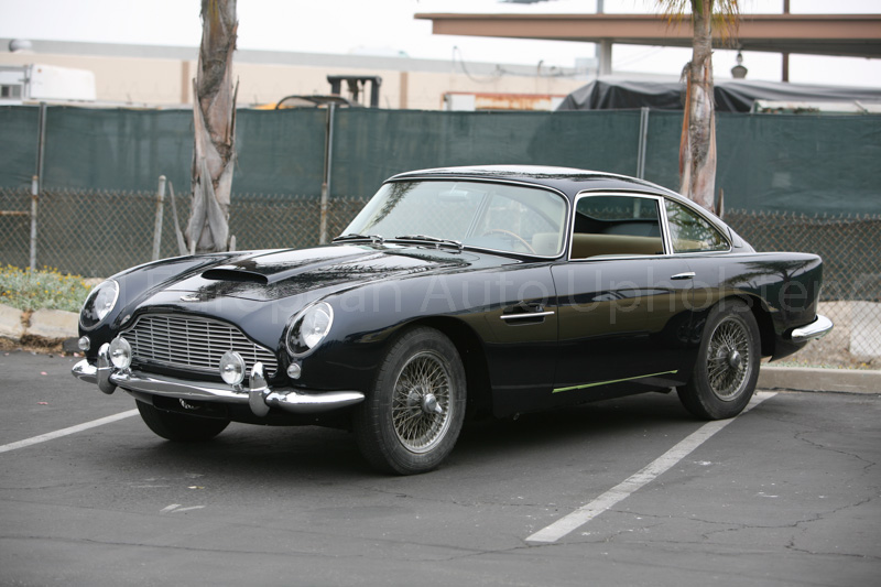 Aston Martin DB4